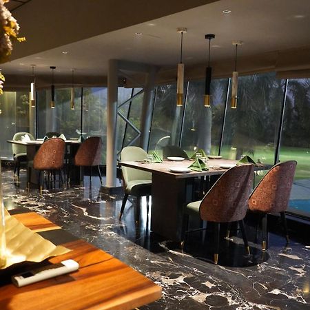Hotel Seasons Radźkot Zewnętrze zdjęcie