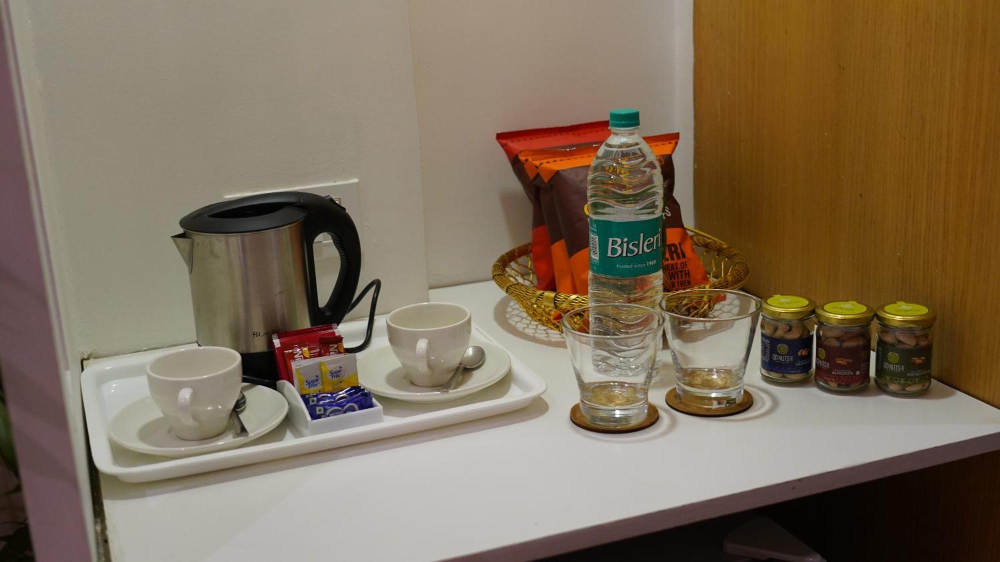 Hotel Seasons Radźkot Zewnętrze zdjęcie