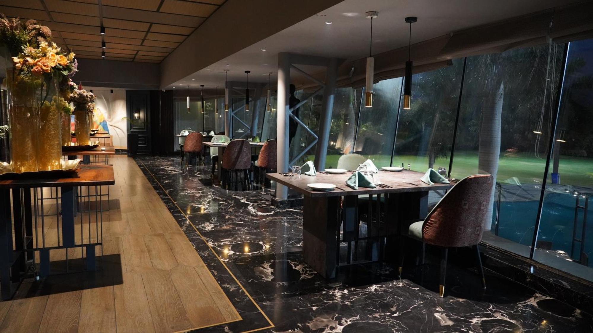 Hotel Seasons Radźkot Zewnętrze zdjęcie