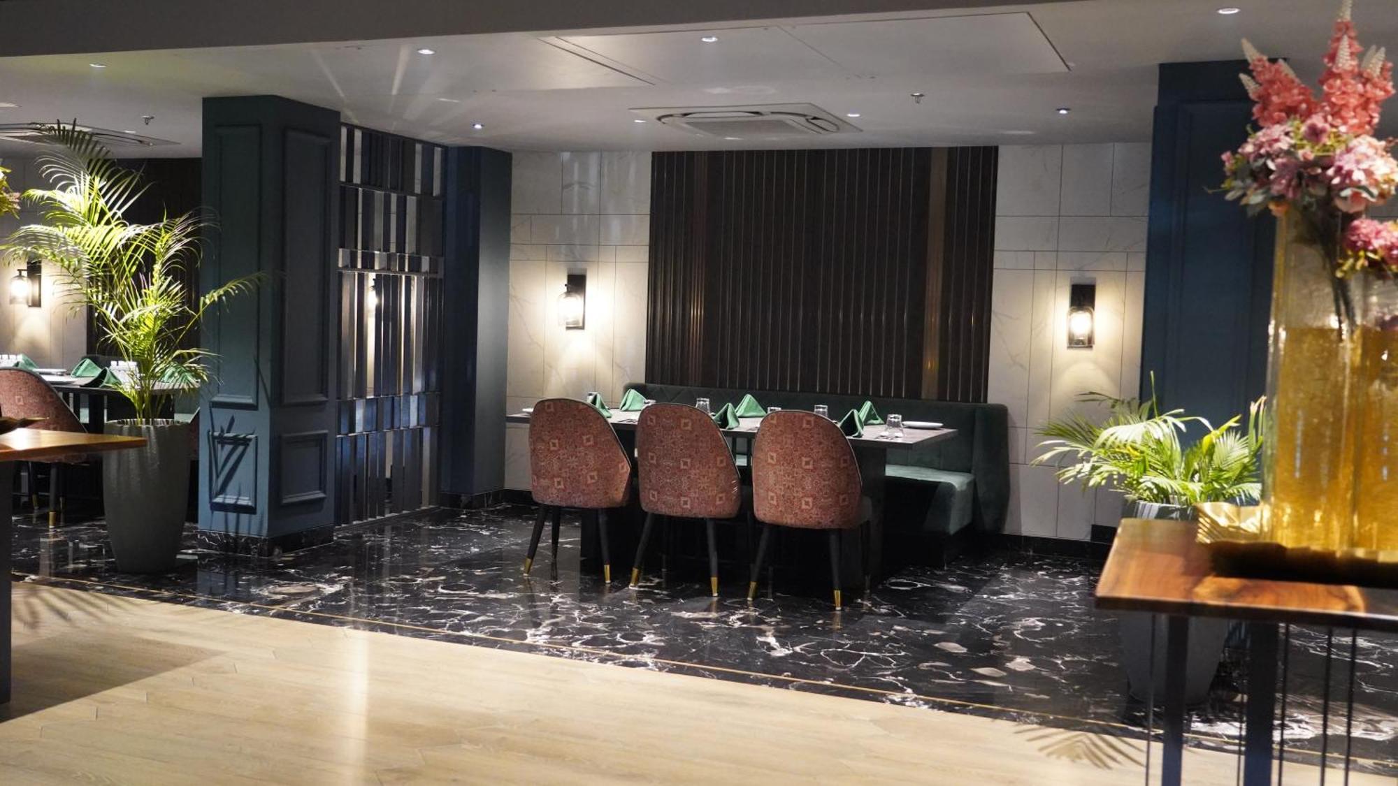 Hotel Seasons Radźkot Zewnętrze zdjęcie