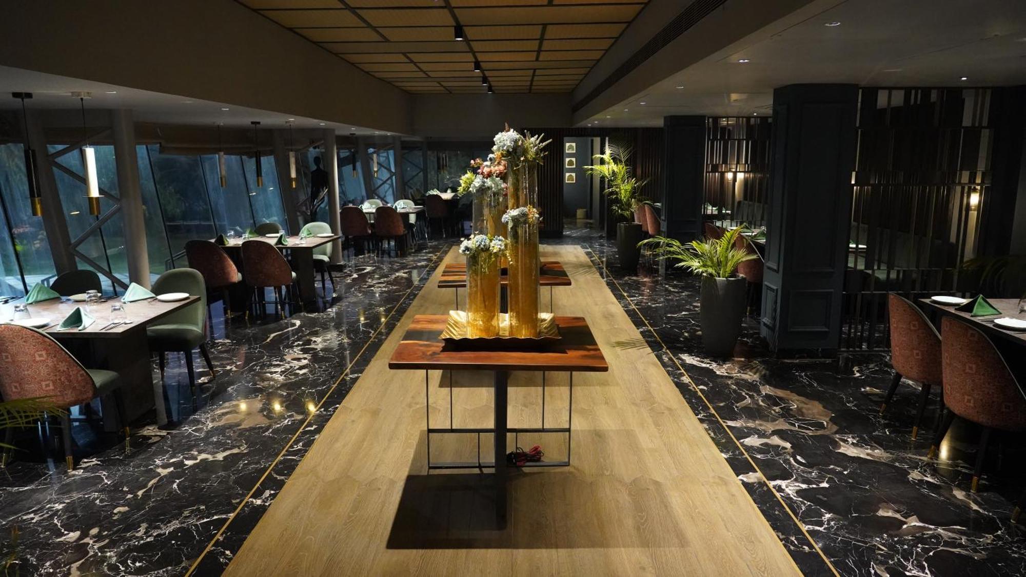 Hotel Seasons Radźkot Zewnętrze zdjęcie