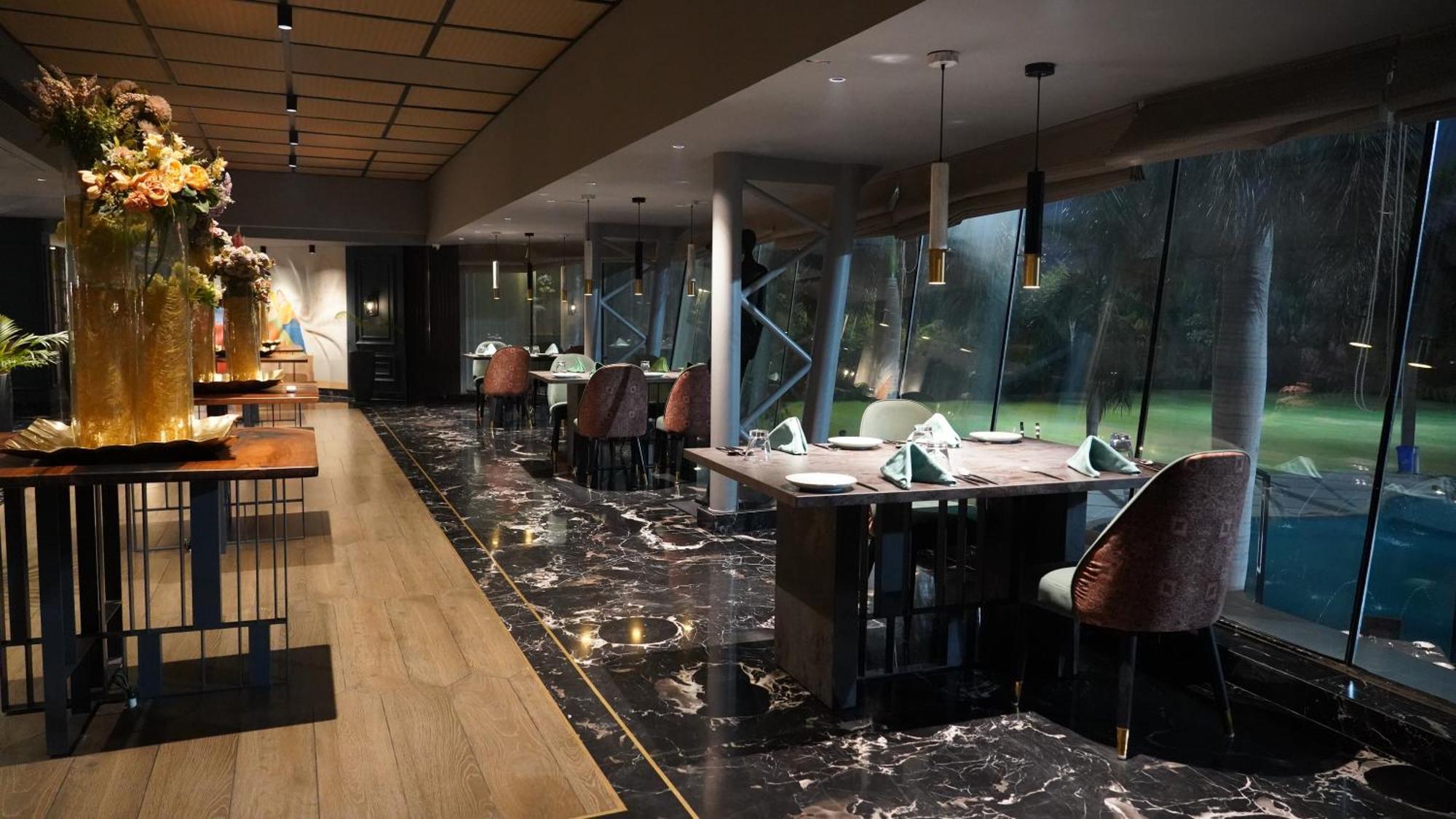 Hotel Seasons Radźkot Zewnętrze zdjęcie